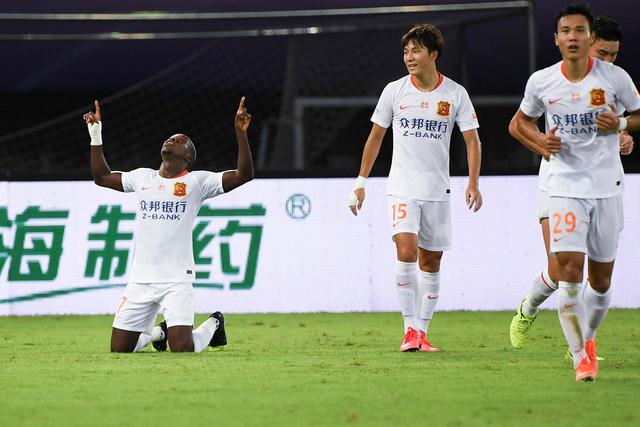 俱乐部杯-李添荣20分上海胜山西 洛夫顿24+12