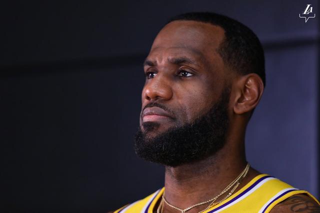 拉菲尼亚本赛季西甲14轮8球 距个人纪录还差3球